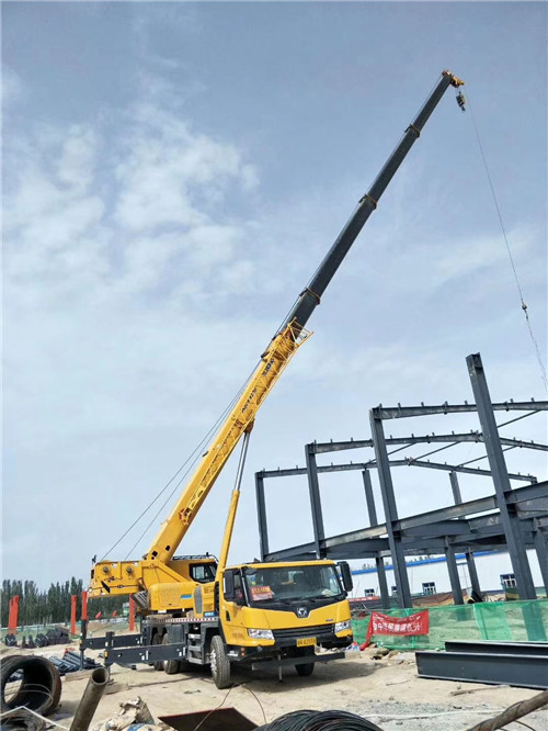 玉溪市超高层建筑钢结构吊装案例